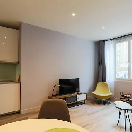 Apartamento 2 Pieces Proche Metro, *