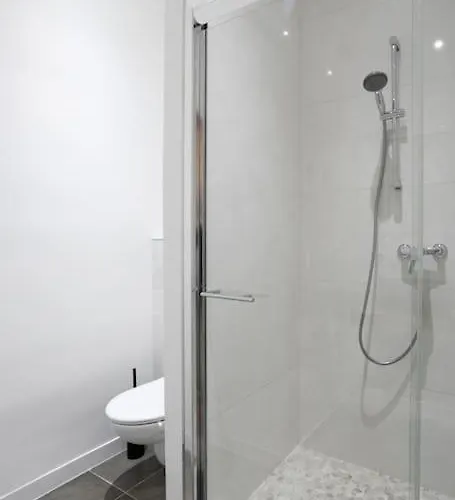 2 Pieces Proche Metro, Апартаменты Монруж